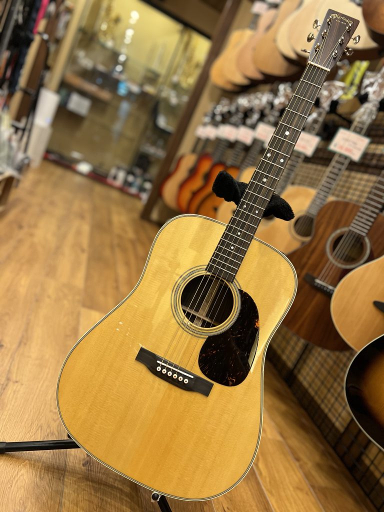 【Martin】【アコースティックギター】2025年製モデル アコースティックギター Standard Series D-28 Natural - 画像 (2)